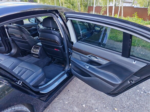 2021 BMW 7 серии 740i VI (G11/G12) Рестайлинг, чёрный, 5950000 рублей - вид 12