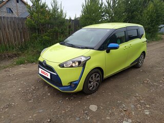 2017 Toyota Sienta II, жёлтый, 1180000 рублей, вид 1