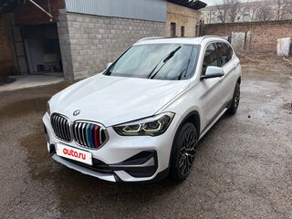 2020 BMW X1 20i xDrive II (F48) Рестайлинг, белый, 3860000 рублей, вид 2