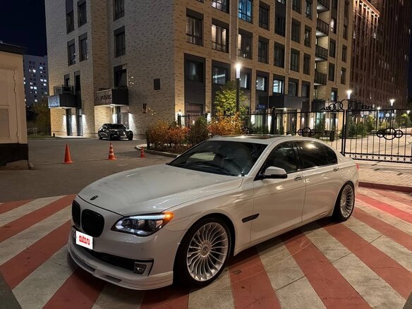2012 BMW 7 серии 750i xDrive V (F01/F02/F04) Рестайлинг, белый, 1650000 рублей