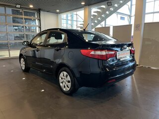 2013 Kia Rio III, чёрный, 720000 рублей, вид 5