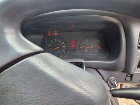 1998 Toyota TownAce, белый, 800000 рублей, вид 4