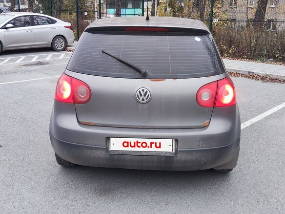 2008 Volkswagen Golf V, серый, 498000 рублей - вид 4