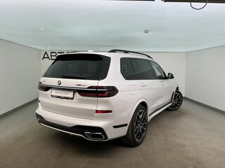 2023 BMW X7 40i I (G07) Рестайлинг, белый, 11795000 рублей, вид 2