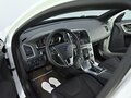 2017 Volvo XC60 I Рестайлинг, белый, 2125000 рублей - вид 4