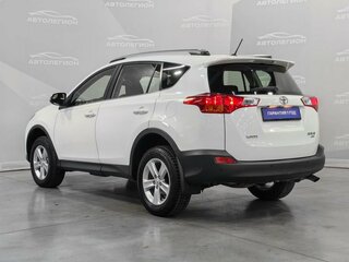 2014 Toyota RAV4 IV (XA40), белый, 1800000 рублей, вид 3