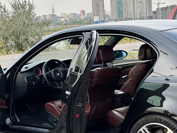 2008 BMW M5 IV (E60/E61), чёрный, 2900000 рублей - вид 14