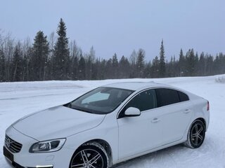 2018 Volvo S60 II Рестайлинг, белый, 2000000 рублей, вид 3