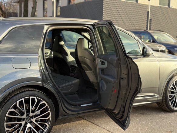 2026 Audi Q7 50 TDI II (4M) Рестайлинг 2, серый, 12790000 рублей - вид 12