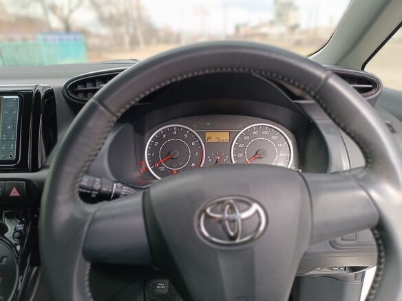 2010 Toyota Wish II, белый, 1325000 рублей - вид 7