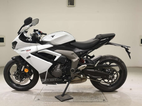 2024 Triumph Daytona 660, белый, 900000 рублей, вид 2