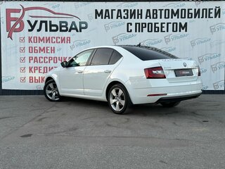 2017 Skoda Octavia III (A7) Рестайлинг, белый, 1550000 рублей, вид 4