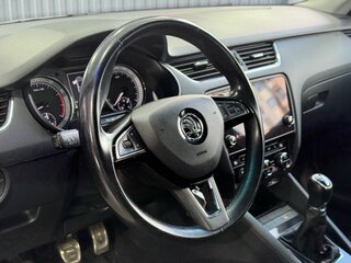 2019 Skoda Octavia III (A7) Рестайлинг, белый, 1759000 рублей, вид 5