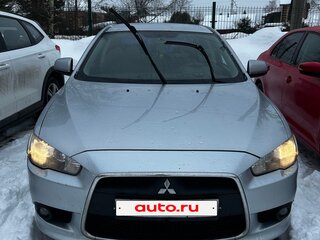2011 Mitsubishi Lancer X Рестайлинг, серебристый, 650000 рублей, вид 4