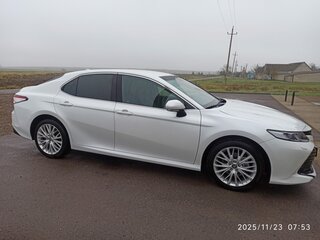 2020 Toyota Camry VIII (XV70), белый, 3200000 рублей, вид 2