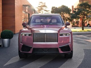 2025 Rolls-Royce Cullinan I Рестайлинг (Series II), розовый, 65000000 рублей, вид 3