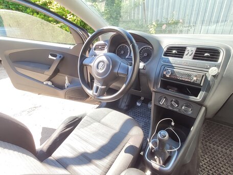 2010 Volkswagen Polo V, серый, 800000 рублей, вид 3