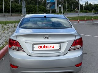 2013 Hyundai Solaris I, серый, 620000 рублей, вид 3