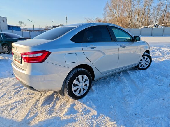 2021 Lada (ВАЗ) Vesta I, серебристый, 1390000 рублей - вид 1
