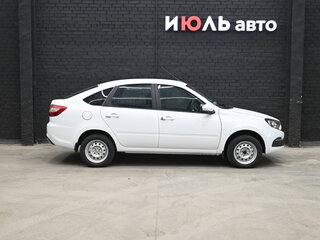 2026 Lada (ВАЗ) Granta I Рестайлинг, белый, 1098000 рублей, вид 4