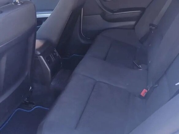 2011 BMW 3 серии 318i V (E90/E91/E92/E93) Рестайлинг, белый, 940000 рублей - вид 9