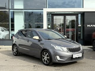 2013 Kia Rio 5-speed III, серый, 729000 рублей, вид 3