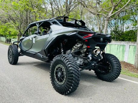 2026 BRP Can-Am Maverick R MAX X RC, зелёный, 6750000 рублей, вид 4