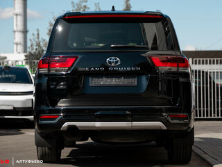 2025 Toyota Land Cruiser 300 Series, чёрный, 15990000 рублей, вид 4