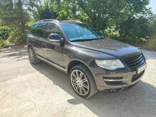 2008 Volkswagen Touareg I Рестайлинг, чёрный, 1500000 рублей, вид 3