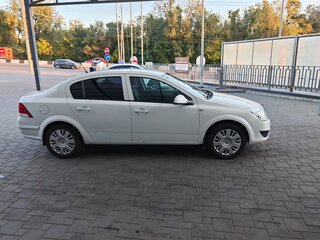 2012 Opel Astra H Рестайлинг, белый, 600000 рублей, вид 2
