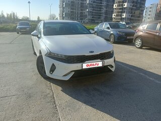2021 Kia K5 III, белый, 2400000 рублей, вид 3