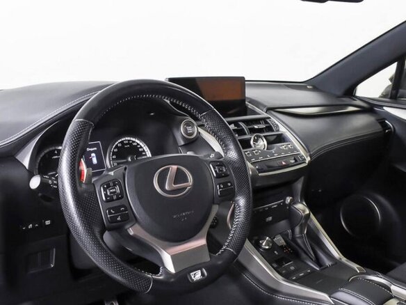 2017 Lexus NX 300 I Рестайлинг, белый, 2650000 рублей - вид 14