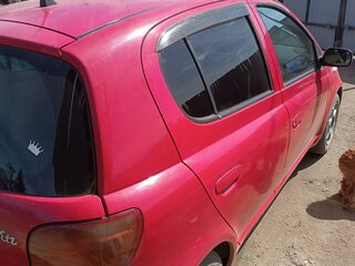 2004 Toyota Vitz I (P10), красный, 415000 рублей, вид 3
