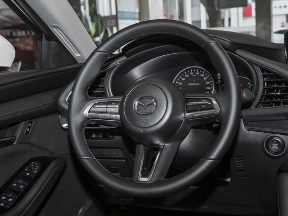 2025 Mazda 3 Axela IV (BP), красный, 2225000 рублей - вид 10