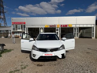 2012 Kia Ceed I Рестайлинг, белый, 700000 рублей, вид 1