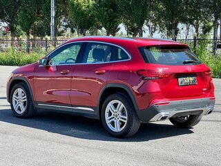 2022 Mercedes-Benz GLA 180 II (H247), красный, 2240000 рублей, вид 5