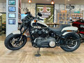 2022 Harley-Davidson Fat Bob, белый, 3100000 рублей - вид 3