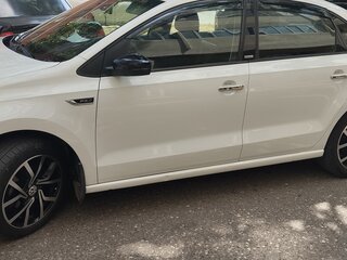 2017 Volkswagen Polo V Рестайлинг, белый, 890000 рублей, вид 4