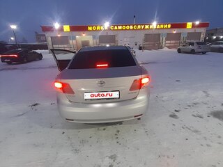 2011 Toyota Avensis III, серебристый, 950000 рублей, вид 3