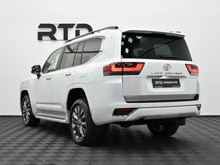 2025 Toyota Land Cruiser 300 Series, белый, 14300000 рублей, вид 4