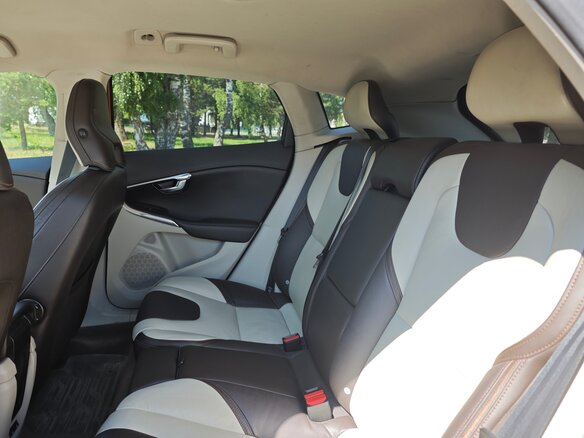 2013 Volvo V40 Cross Country I, оранжевый, 1600000 рублей - вид 10