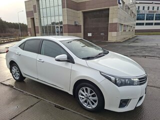 2013 Toyota Corolla XI (E160, E170, E180), белый, 1200000 рублей, вид 2