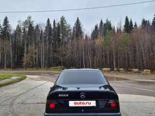 1991 Mercedes-Benz W124 300, синий, 340000 рублей, вид 4