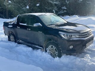 2016 Toyota Hilux VIII, чёрный, 2850000 рублей, вид 2