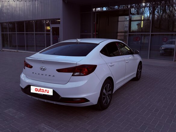 2019 Hyundai Elantra VI (AD) Рестайлинг, белый, 1420000 рублей - вид 9