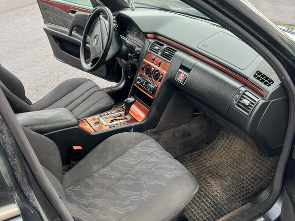 1999 Mercedes-Benz E-Класс 240 II (W210, S210), синий, 280000 рублей - вид 2