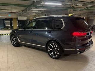 2020 BMW X7 40i I (G07), серый, 7770000 рублей, вид 4