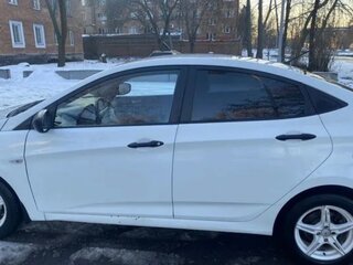 2011 Hyundai Solaris I, белый, 850000 рублей, вид 3