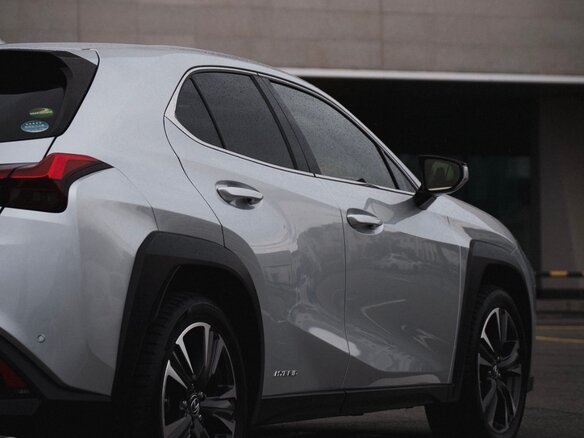 2020 Lexus UX 260h I, серебристый, 3000000 рублей - вид 24