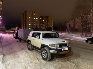 2014 Toyota FJ Cruiser, белый, 3990000 рублей, вид 3